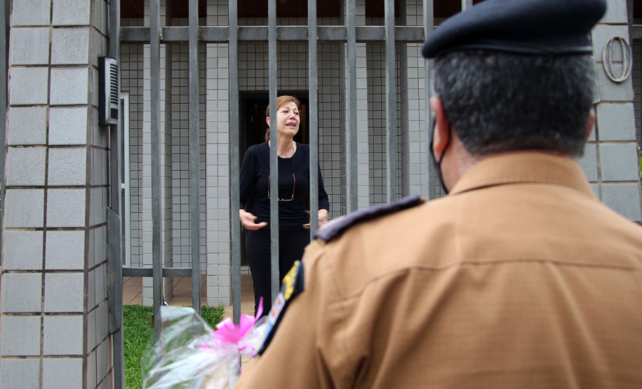 15-10-2020 Para celebrar o Dia do Professor, Colégio da Polícia Militar faz homenagem aos seus professores. Curitiba, 15 de Outubro de 2020. Para celebrar o Dia do Professor, Colégio da Polícia Militar faz homenagem aos seus professores.
