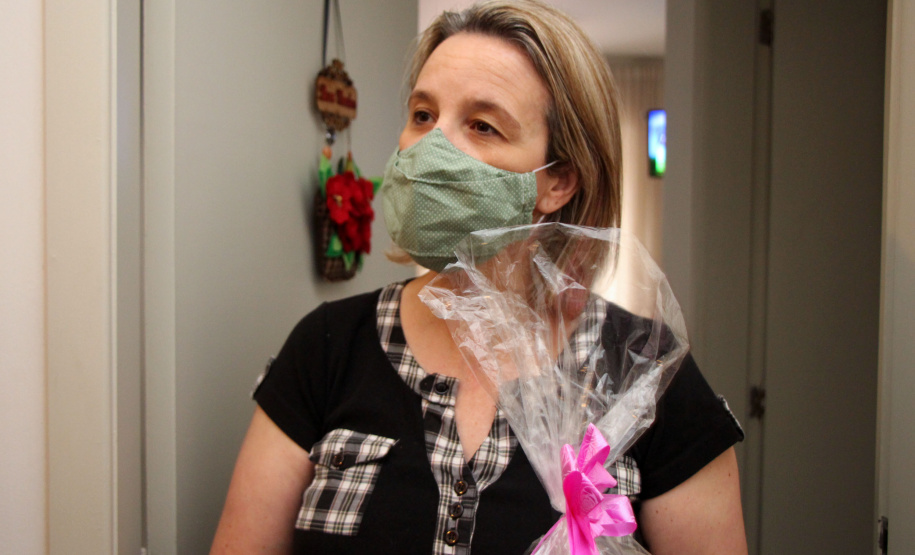 15-10-2020 Para celebrar o Dia do Professor, Colégio da Polícia Militar faz homenagem aos seus professores. Curitiba, 15 de Outubro de 2020. Para celebrar o Dia do Professor, Colégio da Polícia Militar faz homenagem aos seus professores. Foto: entrevista com Joyce Mari Sera Marques, professora de Geografia do CPM. .