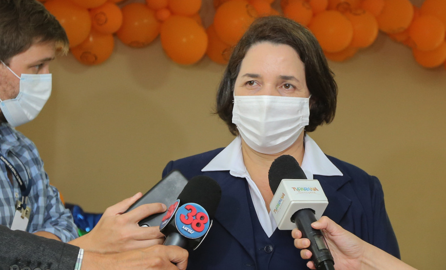 Parana Pia Encerramento da Campanha Paraná Piá, idealizada pela Primeira Dama do Estado, a Srª Luciana Saito Massa juntamente com a Superintendência Geral de Ação Solidária, no Hospital da Providencia em Apucarana, nesta quinta-feira(15). Na foto, diretora geral do Hospital da Providencia,Ggeovana Aparecida Ramos. 15/10/2020 - Foto: Geraldo Bubniak/AEN