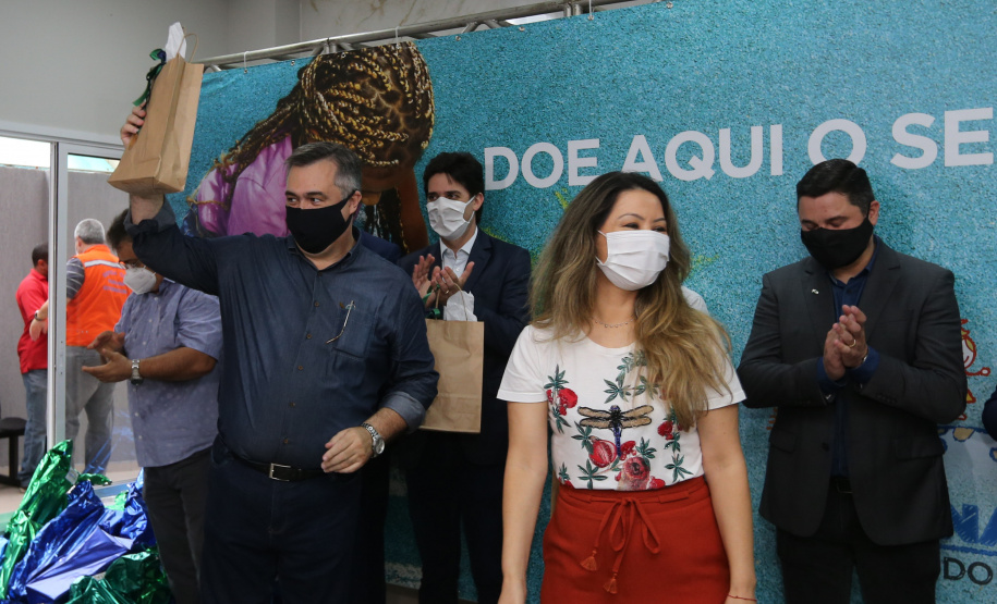 Parana Pia Encerramento da Campanha Paraná Piá, idealizada pela Primeira Dama do Estado, a Srª Luciana Saito Massa juntamente com a Superintendência Geral de Ação Solidária, no Hospital da Providencia em Apucarana, nesta quinta-feira(15).O objetivo da Campanha foi arrecadar brinquedos que foram entregues em comemoração ao dia das crianças. 15/10/2020 - Foto: Geraldo Bubniak/AEN