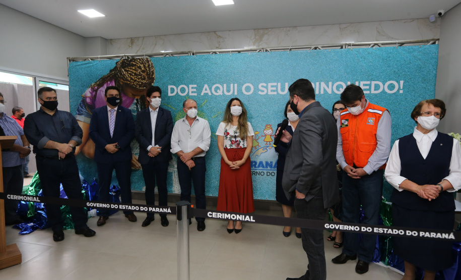 Parana Pia Encerramento da Campanha Paraná Piá, idealizada pela Primeira Dama do Estado, a Srª Luciana Saito Massa juntamente com a Superintendência Geral de Ação Solidária, no Hospital da Providencia em Apucarana, nesta quinta-feira(15).O objetivo da Campanha foi arrecadar brinquedos que foram entregues em comemoração ao dia das crianças. 15/10/2020 - Foto: Geraldo Bubniak/AEN