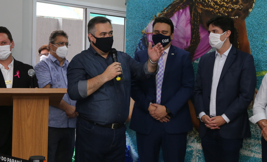 Parana Pia Encerramento da Campanha Paraná Piá, idealizada pela Primeira Dama do Estado, a Srª Luciana Saito Massa juntamente com a Superintendência Geral de Ação Solidária, no Hospital da Providencia em Apucarana, nesta quinta-feira(15).O objetivo da Campanha foi arrecadar brinquedos que foram entregues em comemoração ao dia das crianças. 15/10/2020 - Foto: Geraldo Bubniak/AEN