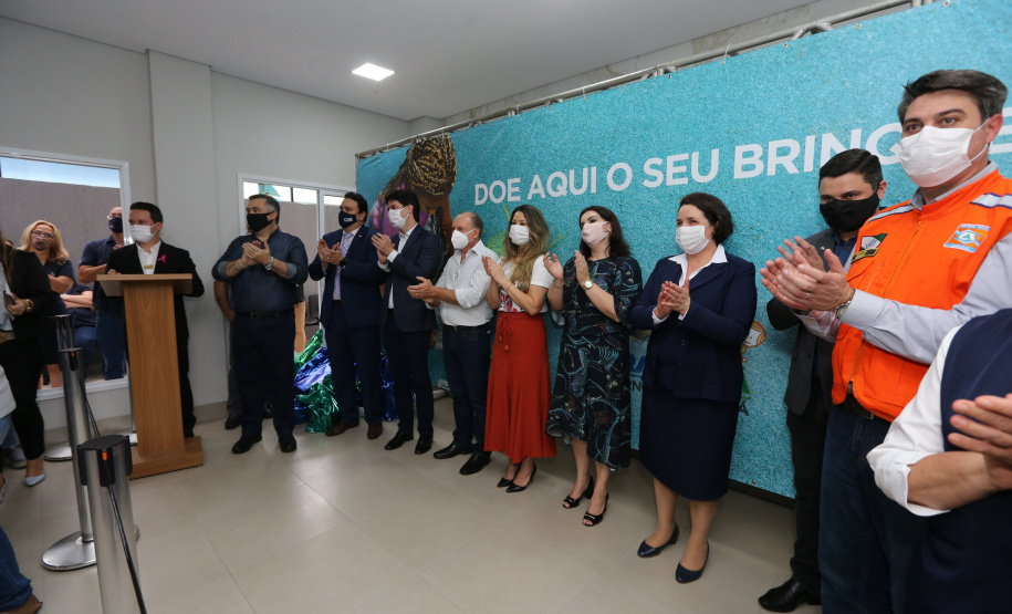 Parana Pia Encerramento da Campanha Paraná Piá, idealizada pela Primeira Dama do Estado, a Srª Luciana Saito Massa juntamente com a Superintendência Geral de Ação Solidária, no Hospital da Providencia em Apucarana, nesta quinta-feira(15).O objetivo da Campanha foi arrecadar brinquedos que foram entregues em comemoração ao dia das crianças. 15/10/2020 - Foto: Geraldo Bubniak/AEN