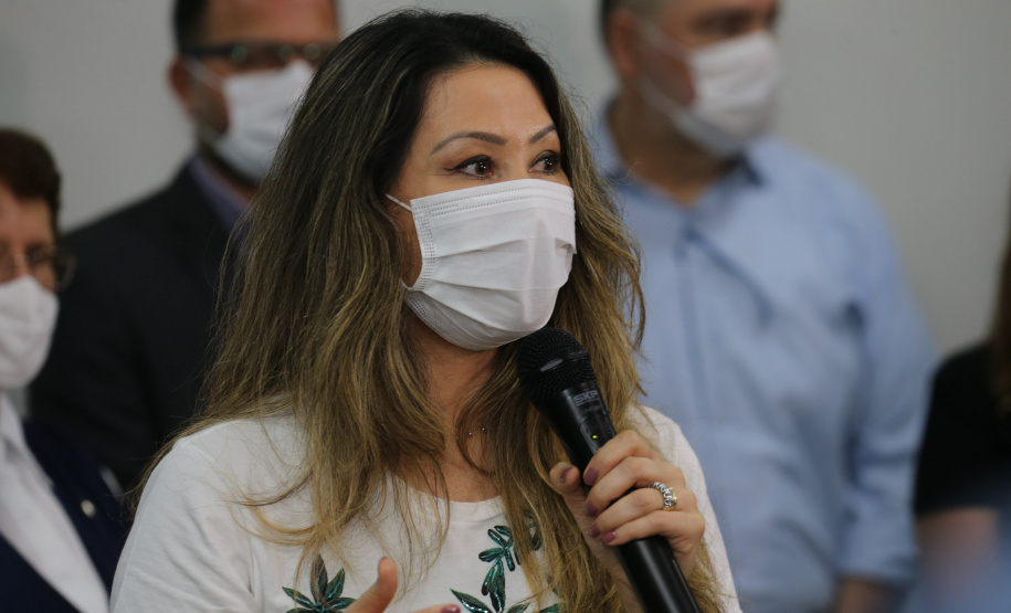 Parana Pia Encerramento da Campanha Paraná Piá, idealizada pela Primeira Dama do Estado, a Srª Luciana Saito Massa juntamente com a Superintendência Geral de Ação Solidária, no Hospital da Providencia em Apucarana, nesta quinta-feira(15).O objetivo da Campanha foi arrecadar brinquedos que foram entregues em comemoração ao dia das crianças. 15/10/2020 - Foto: Geraldo Bubniak/AEN