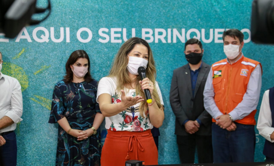 A campanha Paraná Piá terminou nesta quinta-feira (15) com uma entrega simbólica de 250 brinquedos para crianças internadas no Hospital da Providência em Apucarana, no Vale do Ivaí. A iniciativa, liderada pela primeira-dama Luciana Saito Massa, e pela Superintendência Geral de Ação Solidária (SGAS), do Governo do Estado, arrecadou mais de 15 mil brinquedos novos ou usados para celebrar o Dia das Crianças. Foto: Valdelino Pontes