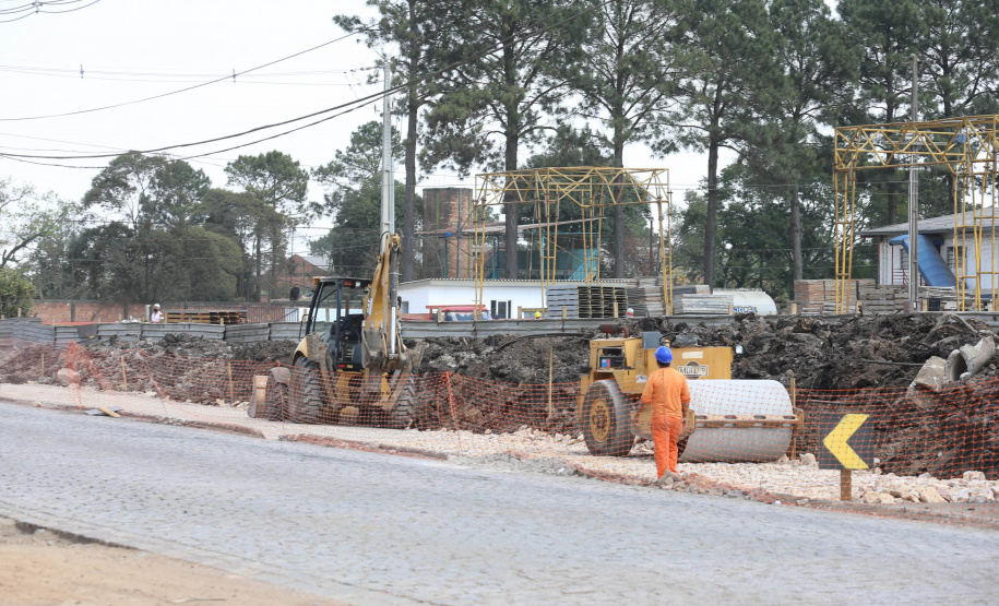 Av Rui Barbosa SJP Governo autoriza R$ 1,85 bilhão para mais de 3 mil ações nos municípios. São José dos Pinhais. - Foto: Geraldo Bubniak/AEN