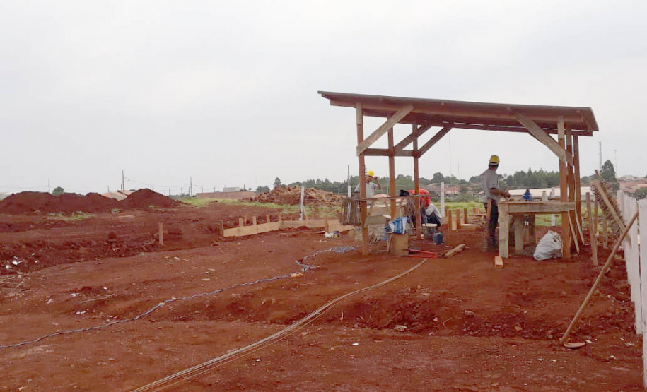 Técnicos da Cohapar realizaram nesta semana as primeiras visitas técnicas aos canteiros de obras de dois novos conjuntos habitacionais na região de Maringá. A etapa inicial do trabalho de fiscalização aconteceu em Marumbi, onde estão sendo construídas 50 casas populares, e em Flórida, que recebe outras 32 unidades. Foto: Cohapar