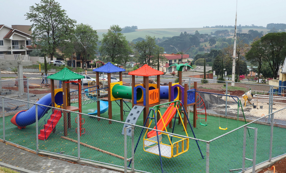 Primeira estrada rural de Mariópolis ganha asfalto.Foto: Jose Fernando Ogura/AEN