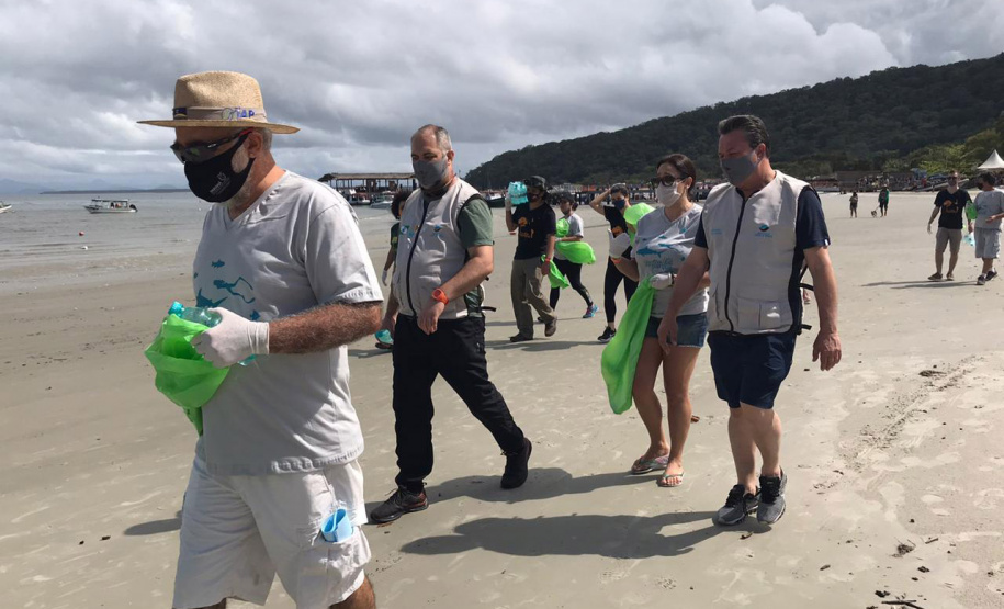 O projeto Um Dia no Parque começou neste domingo (18) em seis Unidades de Conservação (UCs) do Paraná, com atividades diferenciadas de conscientização ambiental. A ação é do Instituto Água e Terra (IAT), órgão vinculado à Secretaria de Estado do Desenvolvimento Sustentável e do Turismo, em parceria com a Rede Pró-UC, a Coalizão Pró-Unidades de Conservação e apoio da Águas Ouro Fino.