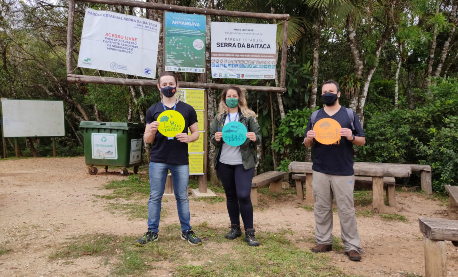 O projeto Um Dia no Parque começou neste domingo (18) em seis Unidades de Conservação (UCs) do Paraná, com atividades diferenciadas de conscientização ambiental. A ação é do Instituto Água e Terra (IAT), órgão vinculado à Secretaria de Estado do Desenvolvimento Sustentável e do Turismo, em parceria com a Rede Pró-UC, a Coalizão Pró-Unidades de Conservação e apoio da Águas Ouro Fino.