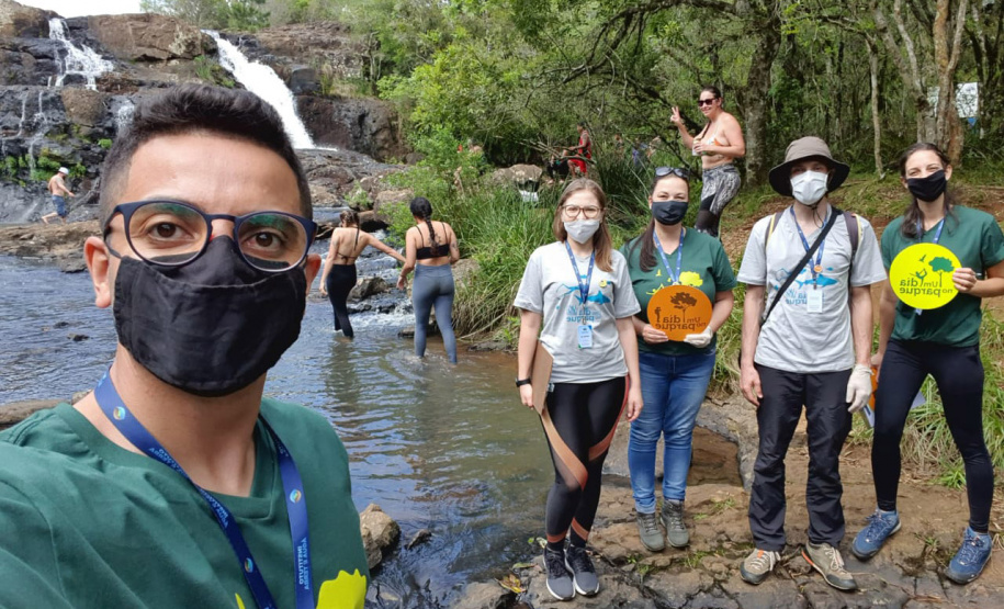 O projeto Um Dia no Parque começou neste domingo (18) em seis Unidades de Conservação (UCs) do Paraná, com atividades diferenciadas de conscientização ambiental. A ação é do Instituto Água e Terra (IAT), órgão vinculado à Secretaria de Estado do Desenvolvimento Sustentável e do Turismo, em parceria com a Rede Pró-UC, a Coalizão Pró-Unidades de Conservação e apoio da Águas Ouro Fino.