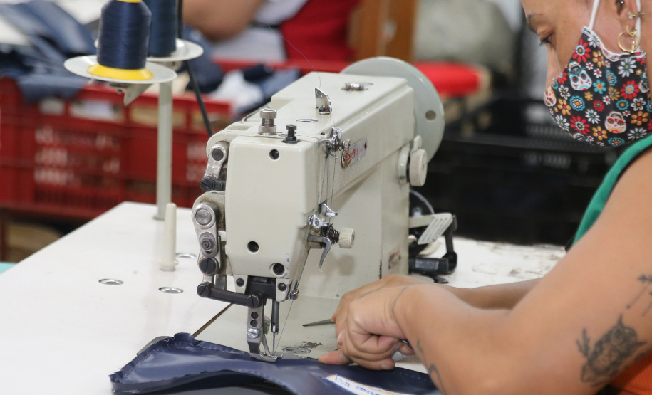 FEITO NO PARANA - Apucarana Capital do Bone. Empresa B2 Brindes.05/10/2020 - Foto: Geraldo Bubniak/AEN