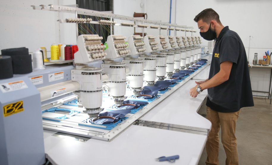 FEITO NO PARANA - Apucarana Capital do Bone. Empresa B2 Brindes.05/10/2020 - Foto: Geraldo Bubniak/AEN