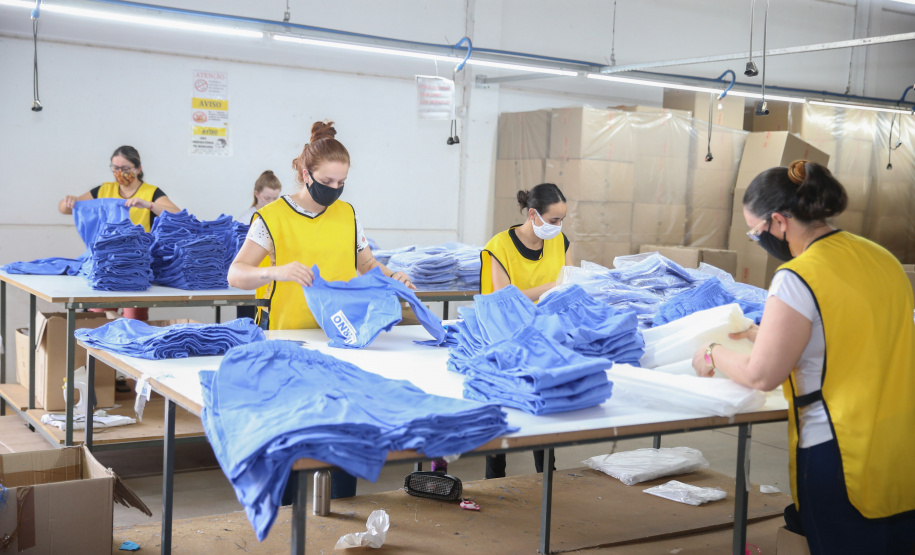 FEITO NO PARANA - Apucarana Capital do Bone. Empresa B2 Brindes.05/10/2020 - Foto: Geraldo Bubniak/AEN