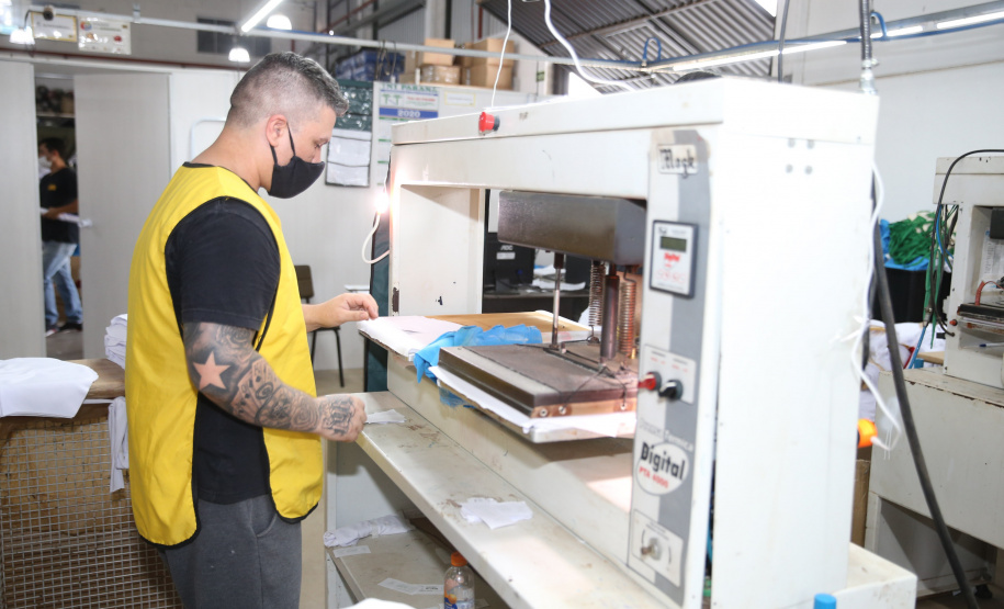 FEITO NO PARANA - Apucarana Capital do Bone. Empresa B2 Brindes.05/10/2020 - Foto: Geraldo Bubniak/AEN