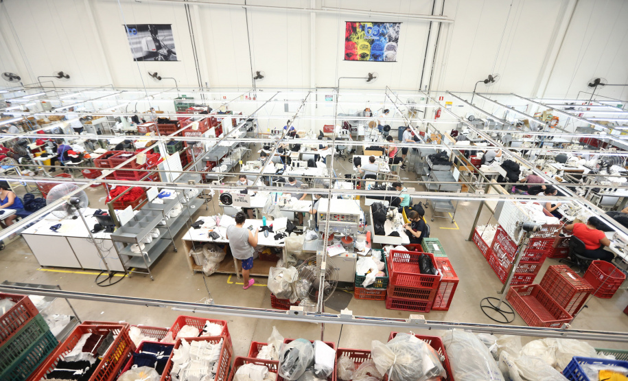 FEITO NO PARANA - Apucarana Capital do Bone.Blue Ocean Confecções em Apucarana05/10/2020 - Foto: Geraldo Bubniak/AEN