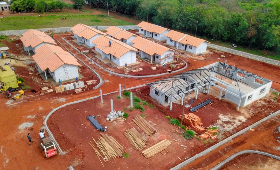 A Cohapar publicou nesta segunda-feira (19) o Manual de Gestão e Fiscalização de Obras sob a responsabilidade da empresa. O material traz conteúdos com orientações detalhadas aos engenheiros, arquitetos e técnicos da companhia que atuam como gestores e fiscais dos projetos de construção e reforma de casas populares, instalação de infraestrutura, urbanização e recuperação ambiental. Foto: José Fernando Ogura/AEN