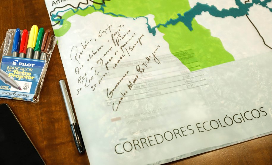 A Companhia de Saneamento do Paraná (Sanepar) e a Coordenação da Região Metropolitana de Curitiba (Comec) apresentaram ao governador Carlos Massa Ratinho Junior, nesta terça-feira (20), um projeto de preservação ambiental ao longo do trecho do Rio Iguaçu que corta a Região Metropolitana de Curitiba (RMC).