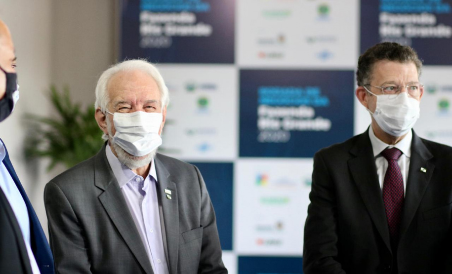 Promovido pela Invest Paraná, rodada de negócios reúne quem compra e quem vende produtos e serviços no município para facilitar investimentos que gerem emprego e renda. Participam 25 empresas âncoras e 75 pequenas empresas.

Foto: Camila Tonett.