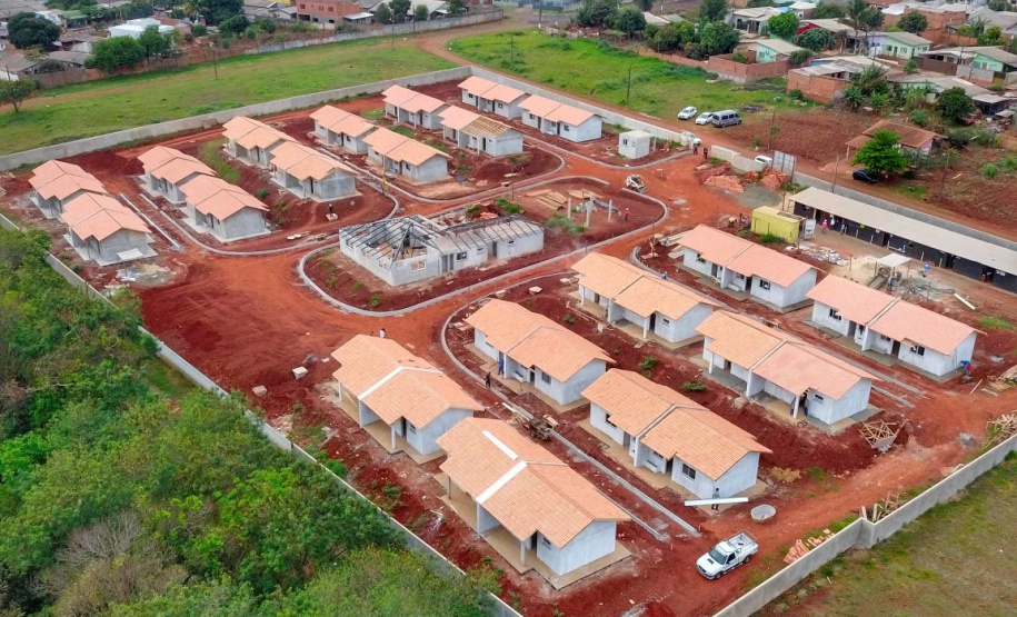 As 40 casas em Foz do Iguaçu serão cedidas em sistema de aluguel social para pessoas com mais de 60 anos e renda mensal de um a seis salários mínimos. As inscrições devem ser feitas no site da Cohapar.
