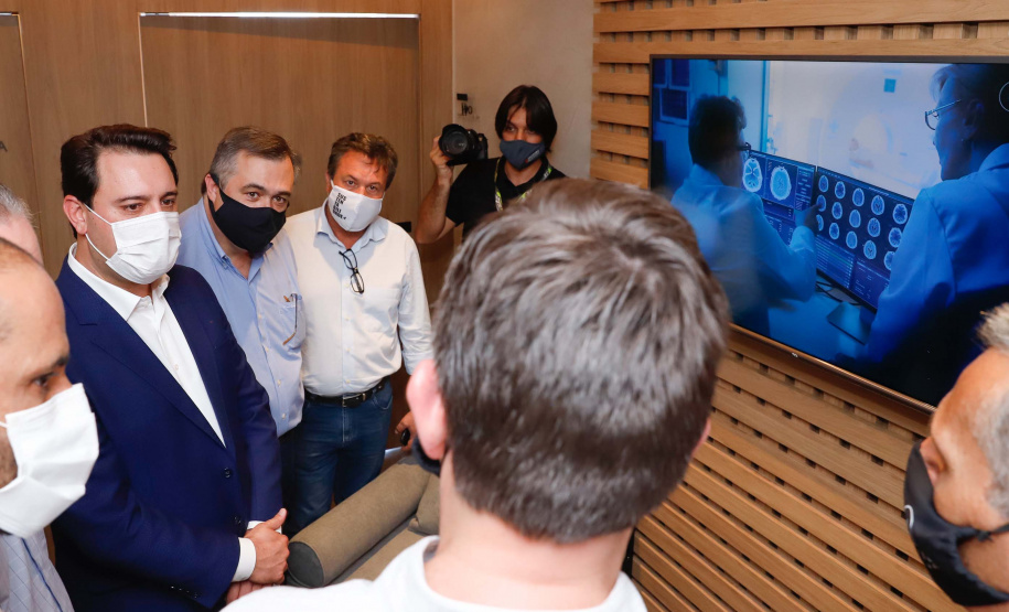 Governador Carlos massa Ratinho Junior participa do lançamento da pedra fundamental da Unique Medical