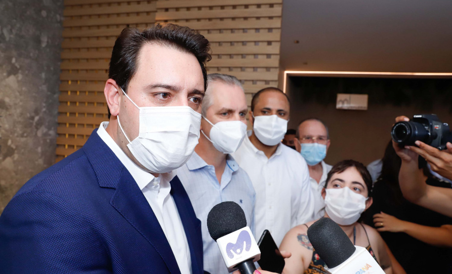 Governador Carlos massa Ratinho Junior participa do lançamento da pedra fundamental da Unique Medical