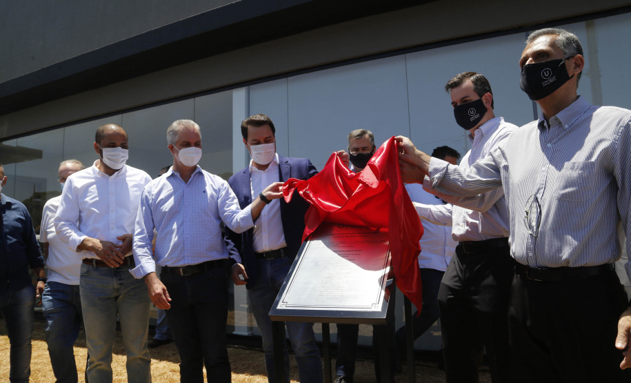 Governador Carlos massa Ratinho Junior participa do lançamento da pedra fundamental da Unique Medical Center. Foto: Gilson Abreu/AEN