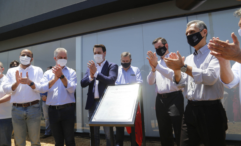 Governador Carlos massa Ratinho Junior participa do lançamento da pedra fundamental da Unique Medical Center. Foto: Gilson Abreu/AEN