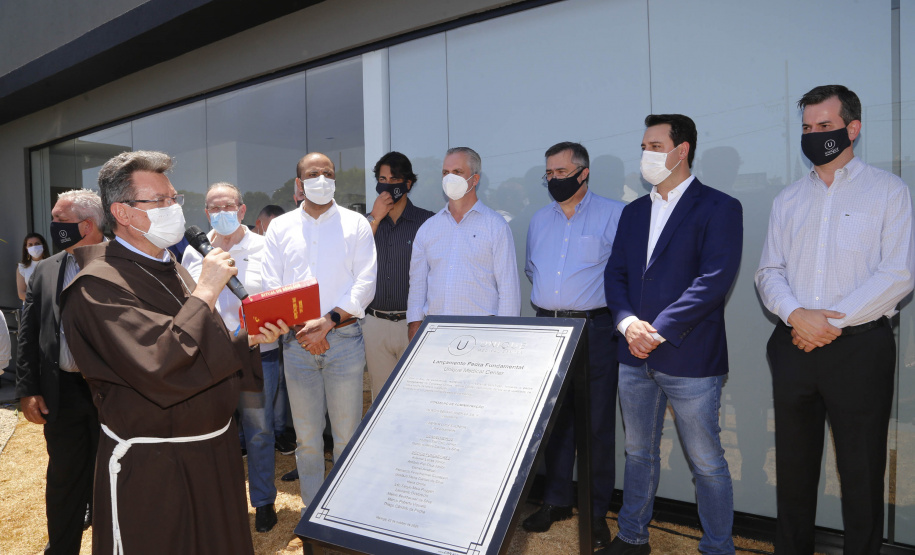 Governador Carlos massa Ratinho Junior participa do lançamento da pedra fundamental da Unique Medical Center. Foto: Gilson Abreu/AEN