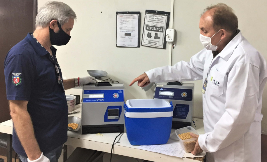 IPEM-PR verifica medidores de umidade de grãos em cooperativas e moinhos. Foto: Ipem