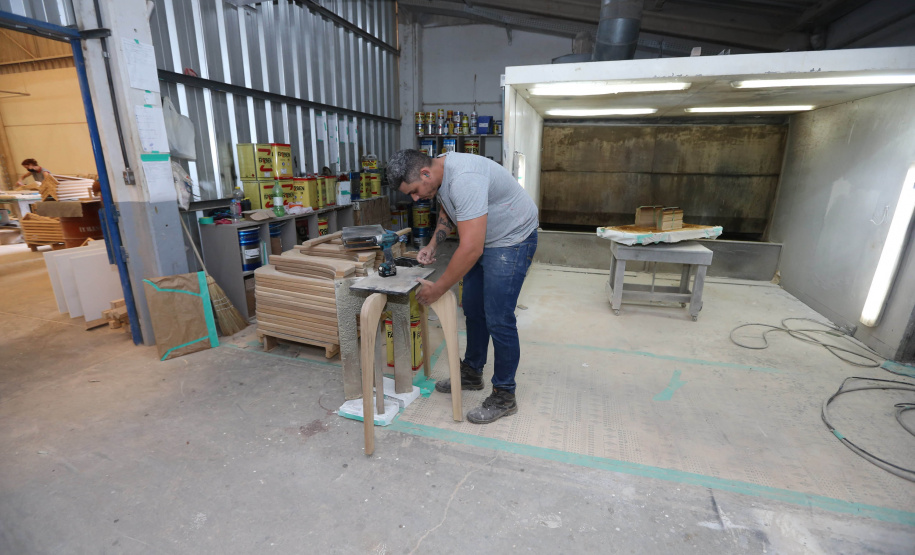 FEITO NO PARANA -  Empresa Carppem Indústria Moveleira na cidade de Sabaudia. 06/10/2020 - Foto: Geraldo Bubniak/AEN