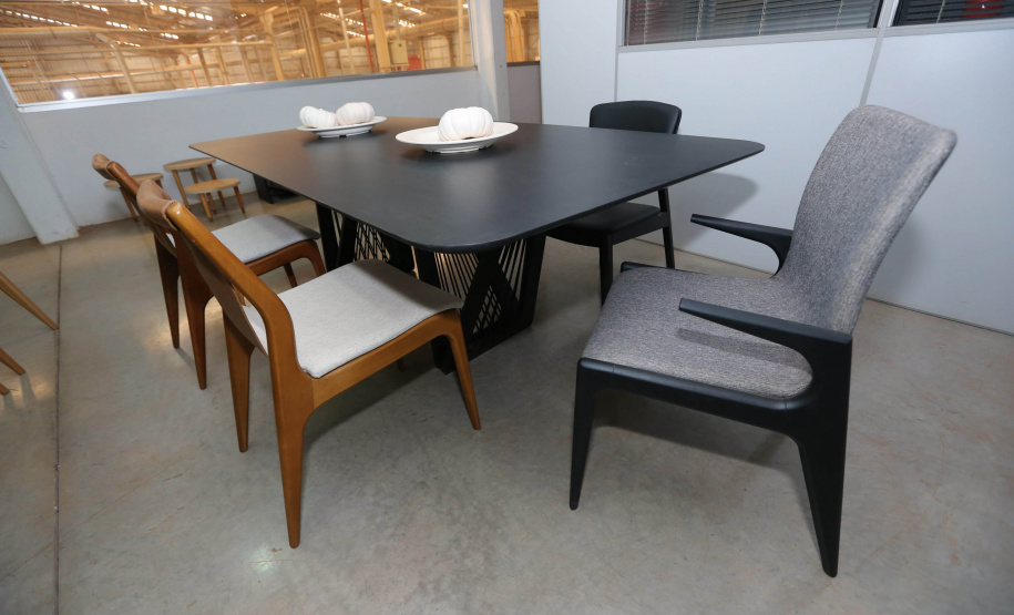 FEITO NO PARANA -  Empresa Carppem Indústria Moveleira na cidade de Sabaudia. 06/10/2020 - Foto: Geraldo Bubniak/AEN