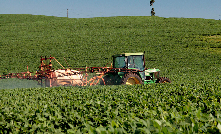Adapar esclarece regras sobre o uso do Paraquat na safra 2020/21. Foto:SEAB