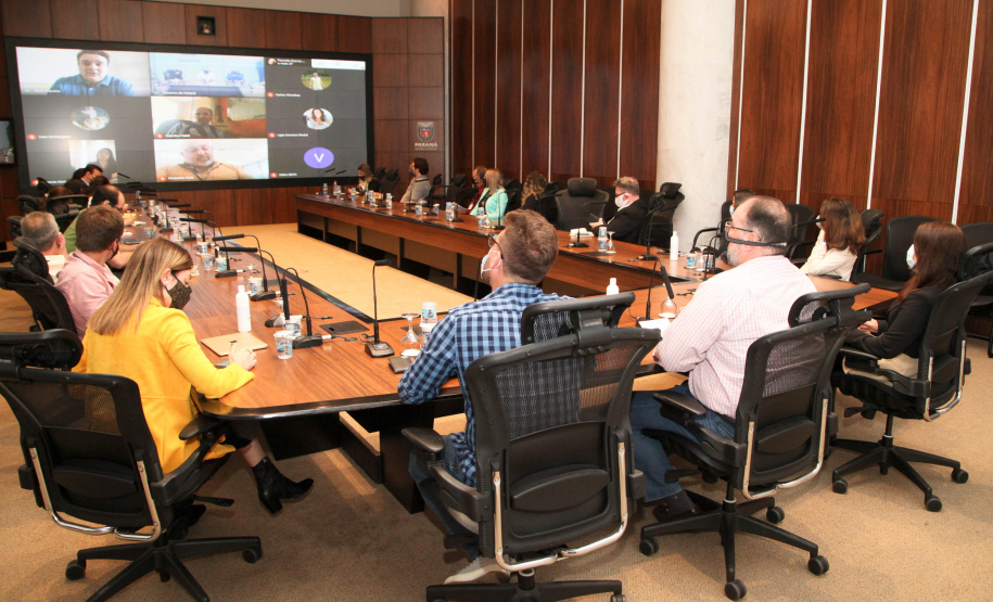 O secretário estadual da Comunicação e da Cultura, João Debiasi, e o controlador-geral do Estado, Raul Siqueira, promoveram nesta sexta-feira (23) um encontro virtual com todos os jornalistas do Governo do Estado para discutir a Lei Geral de Proteção de Dados (LGPD) e suas particularidades.Foto: Ari Dias/AEN.