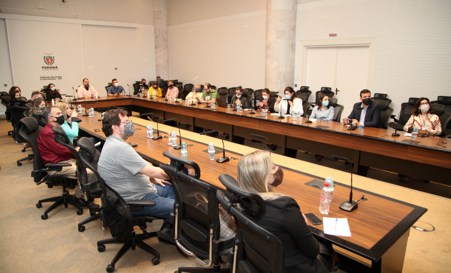 O secretário estadual da Comunicação e da Cultura, João Debiasi, e o controlador-geral do Estado, Raul Siqueira, promoveram nesta sexta-feira (23) um encontro virtual com todos os jornalistas do Governo do Estado para discutir a Lei Geral de Proteção de Dados (LGPD) e suas particularidades.Foto: Ari Dias/AEN.