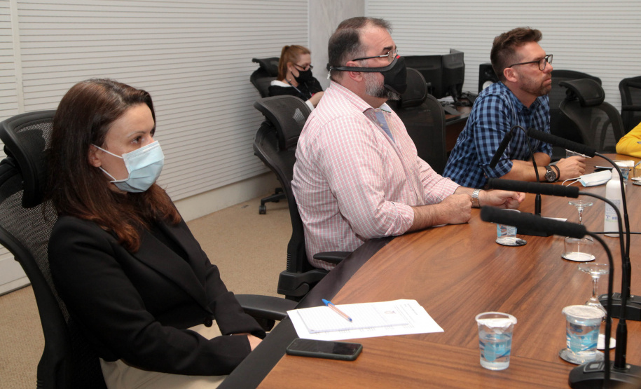 O secretário estadual da Comunicação e da Cultura, João Debiasi, e o controlador-geral do Estado, Raul Siqueira, promoveram nesta sexta-feira (23) um encontro virtual com todos os jornalistas do Governo do Estado para discutir a Lei Geral de Proteção de Dados (LGPD) e suas particularidades.Foto: Ari Dias/AEN.