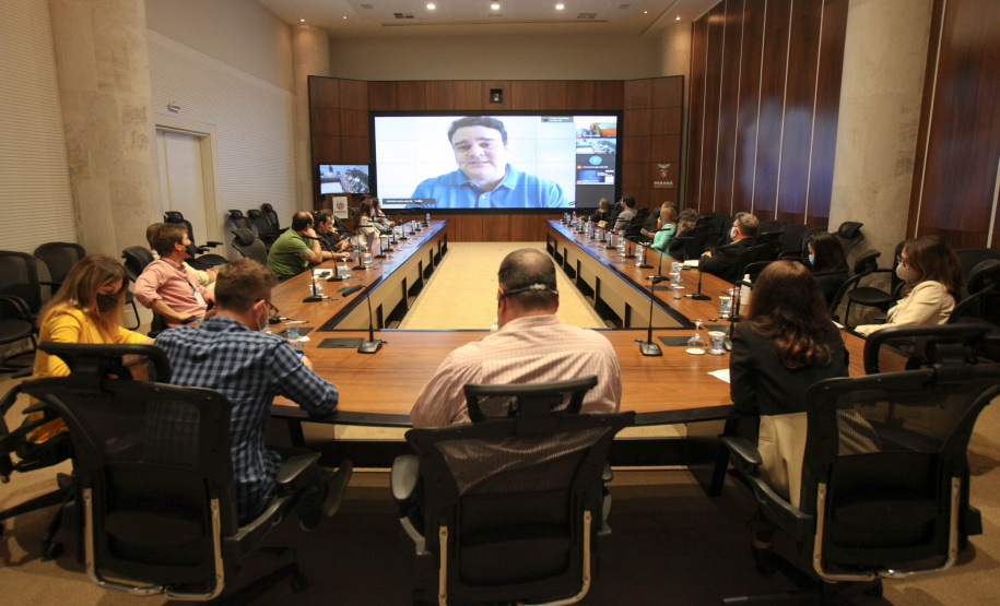 O secretário estadual da Comunicação e da Cultura, João Debiasi, e o controlador-geral do Estado, Raul Siqueira, promoveram nesta sexta-feira (23) um encontro virtual com todos os jornalistas do Governo do Estado para discutir a Lei Geral de Proteção de Dados (LGPD) e suas particularidades.Foto: Ari Dias/AEN.