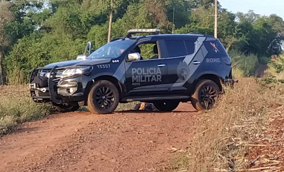 A terceira edição da Operação Metrópolis do 5º Comando Regional da PM (5º CRPM), no Oeste e Sudoeste do estado, terminou nesta quinta-feira (22/10) com 218 presos, 7,7 toneladas de maconha, 42 armas de fogo e R$ 129.120,00 apreendidos. Já o balanço total das três edições aponta um prejuízo de R$ 25 milhões ao crime organizado graças as apreensões de drogas, armas, veículos e contrabando.
 Foto:SESP