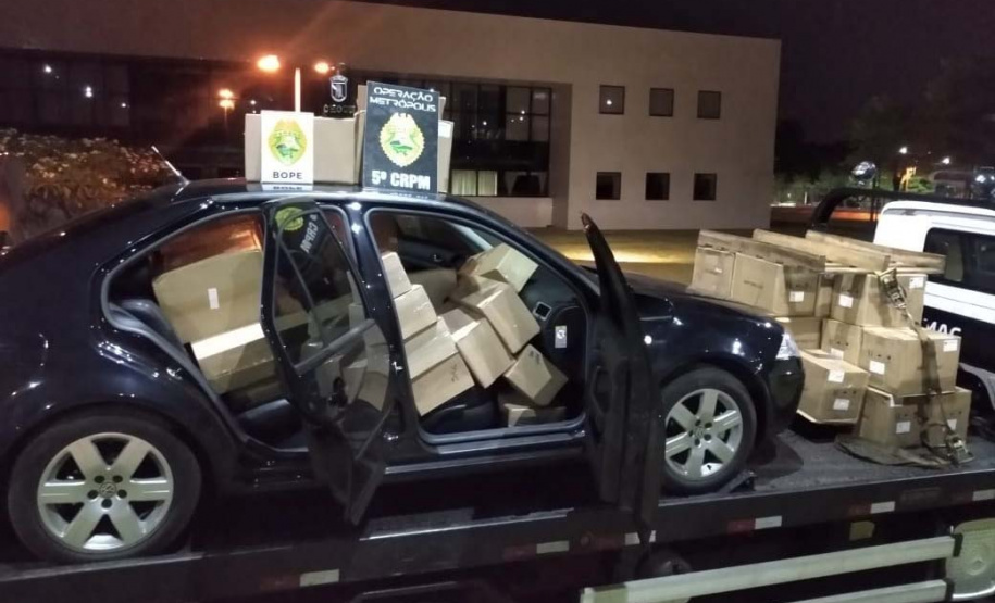 A terceira edição da Operação Metrópolis do 5º Comando Regional da PM (5º CRPM), no Oeste e Sudoeste do estado, terminou nesta quinta-feira (22/10) com 218 presos, 7,7 toneladas de maconha, 42 armas de fogo e R$ 129.120,00 apreendidos. Já o balanço total das três edições aponta um prejuízo de R$ 25 milhões ao crime organizado graças as apreensões de drogas, armas, veículos e contrabando.
 Foto:SESP