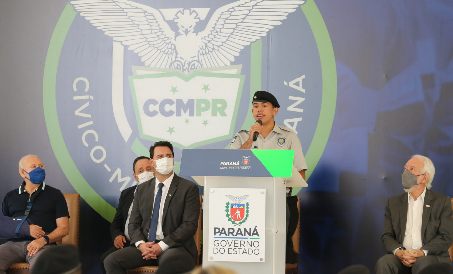 O governador Carlos Massa Ratinho Junior lança nesta segunda-feira (26) o programa de colégios cívico-militares do Estado. No mesmo ato  é assinada a regulamentação da lei que autorizou o projeto e anunciada a lista das cerca de 200 unidades beneficiadas nesse primeiro momento. Aluno Gabriel Scheuneman em depoimento.   Curitiba, 26/09/2020. Foto: Geraldo Bubniak/AEN