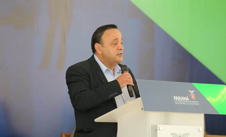 O governador Carlos Massa Ratinho Junior lança nesta segunda-feira (26) o programa de colégios cívico-militares do Estado. No mesmo ato  é assinada a regulamentação da lei que autorizou o projeto e anunciada a lista das cerca de 200 unidades beneficiadas nesse primeiro momento. Na foto, Deputado estadual, Líder do Governo e presidente da Comissão de Educação da Alep, Hussein Bakri .   Curitiba, 26/09/2020. Foto: Geraldo Bubniak/AEN