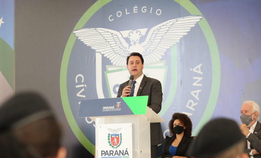 O governador Carlos Massa Ratinho Junior lança nesta segunda-feira (26) o programa de colégios cívico-militares do Estado. No mesmo ato  é assinada a regulamentação da lei que autorizou o projeto e anunciada a lista das cerca de 200 unidades beneficiadas nesse primeiro momento.   Curitiba, 26/09/2020. Foto: Geraldo Bubniak/AEN