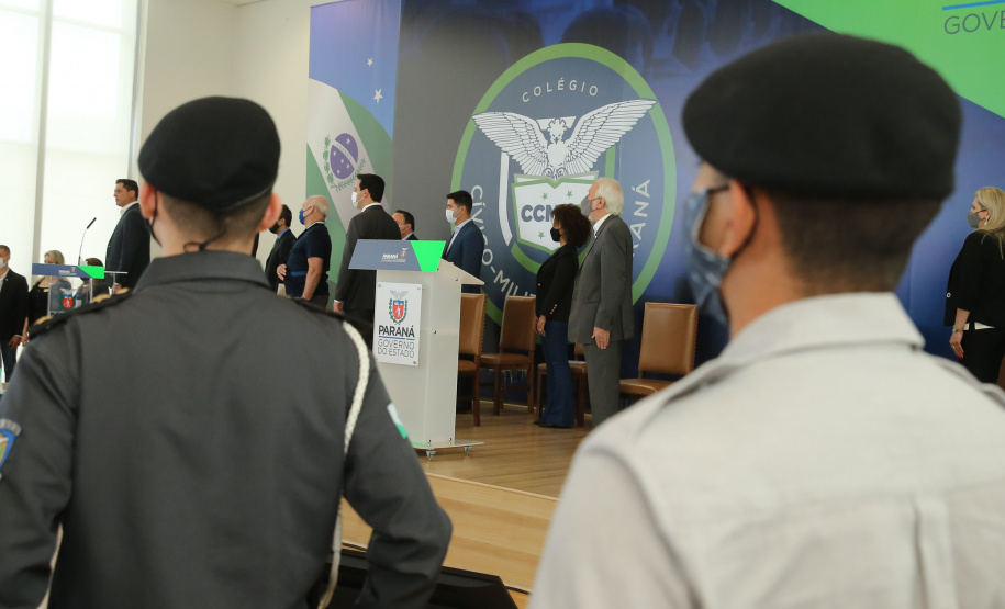O governador Carlos Massa Ratinho Junior lança nesta segunda-feira (26) o programa de colégios cívico-militares do Estado. No mesmo ato  é assinada a regulamentação da lei que autorizou o projeto e anunciada a lista das cerca de 200 unidades beneficiadas nesse primeiro momento.   Curitiba, 26/09/2020. Foto: Geraldo Bubniak/AEN