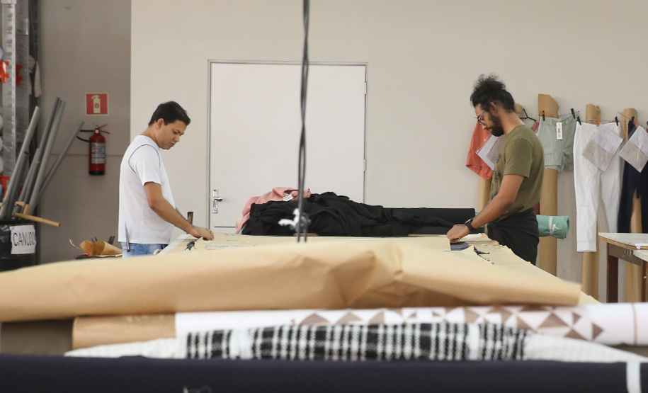 FEITO NO PARANA -  O Grupo Beeight há mais de duas décadas comercializa e vende moda