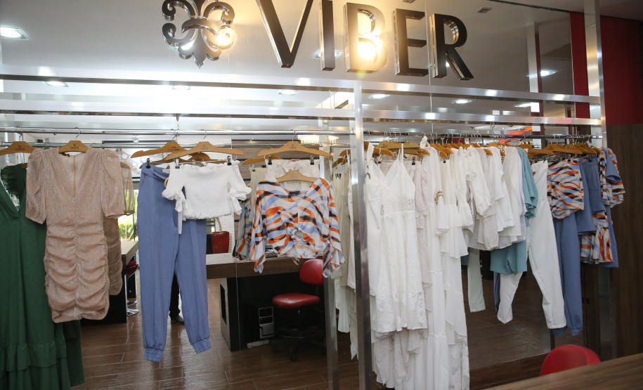 FEITO NO PARANA - Grupo RZM, que produz as marcas moda feminina da Viber e da Luleg na cidade de Cianorte. 08/10/2020 - Foto: Geraldo Bubniak/AEN