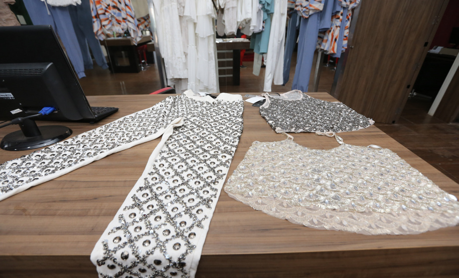 FEITO NO PARANA - Grupo RZM, que produz as marcas moda feminina da Viber e da Luleg na cidade de Cianorte. 08/10/2020 - Foto: Geraldo Bubniak/AEN