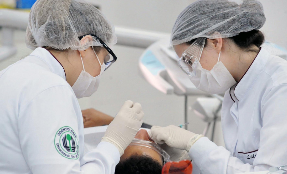 Cursos de odontologia das estaduais são destaque no Enade. Foto: SETI