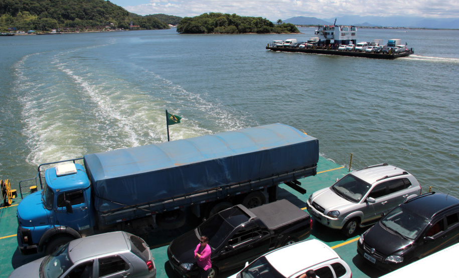 Ferry-Boat. Concessionária do ferry boat de Guaratuba será definida pela menor tarifa. Foto: Jorge Woll/ Arquivo DER