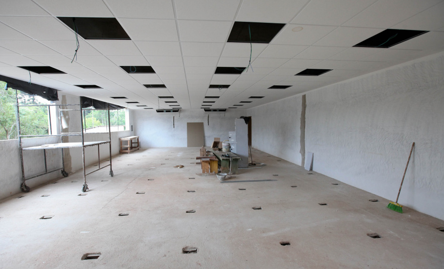 Escola O quadrado perfeito da estrutura física da Escola de Formação dos Bombeiros, tal qual um Mondrian (pintor neerlandês modernista), é o que ajuda a explicar a dimensão do projeto que está sendo executado dentro da Academia Policial Militar do Guatupê, em São José dos Pinhais, na Região Metropolitana de Curitiba. Foto: Ari dias/AEN.