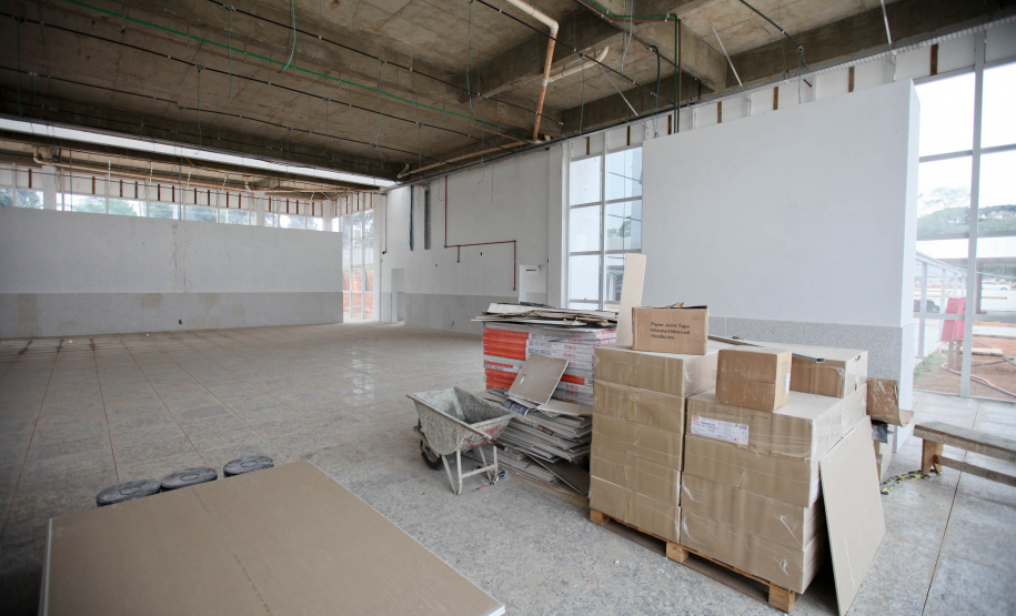 Escola O quadrado perfeito da estrutura física da Escola de Formação dos Bombeiros, tal qual um Mondrian (pintor neerlandês modernista), é o que ajuda a explicar a dimensão do projeto que está sendo executado dentro da Academia Policial Militar do Guatupê, em São José dos Pinhais, na Região Metropolitana de Curitiba. Foto: Ari dias/AEN.